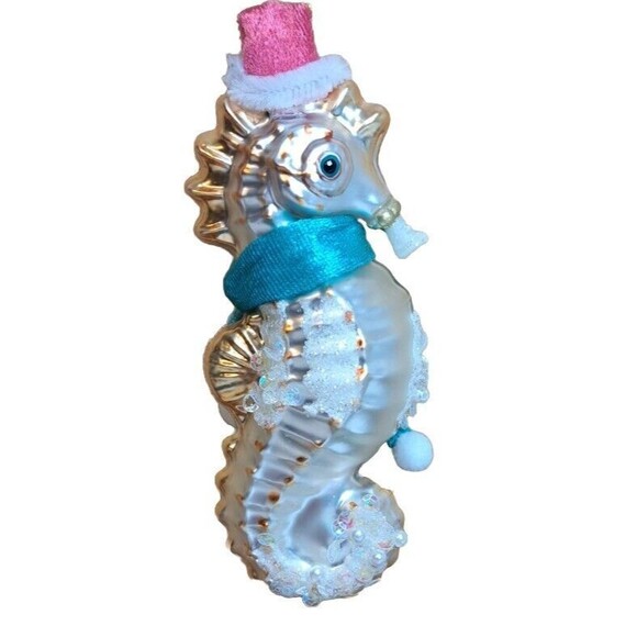 December Diamonds 79-81544 Seahorse w/ Santa Hat & Scarf 5.5" Glass Ornament - Picture 2 of 2